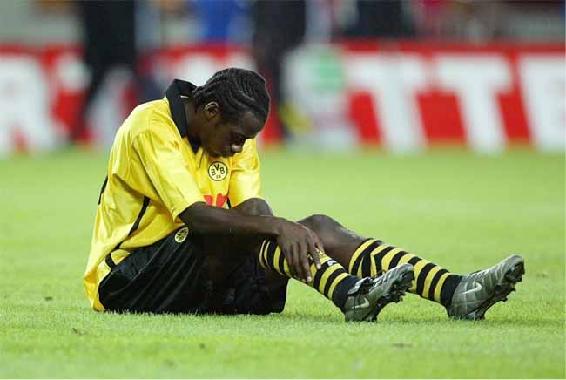 Otto Addo BVB UEFA-Cup 2003 – Tor mit Kreuzbandriss