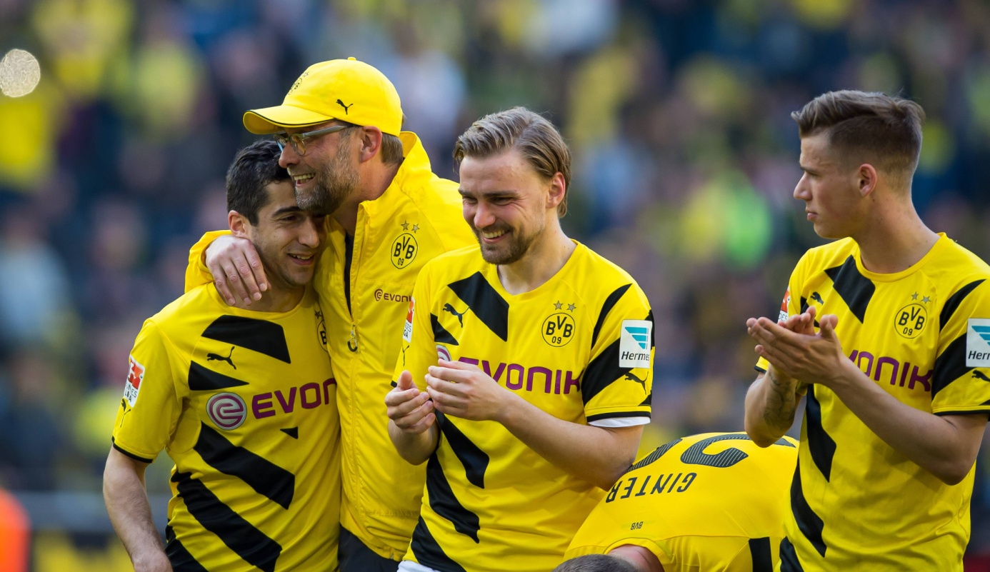 Jürgen Klopp mit Mkhitaryan, Schmelzer, Ginter und Durm bei Borussia Dortmund